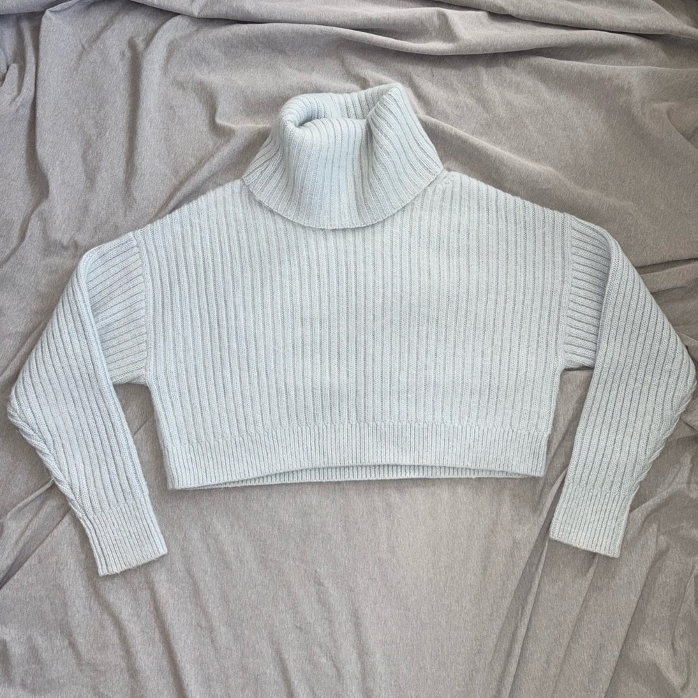 Woolmark Cozy Blue/Gray Cropped Turtleneck Sweater